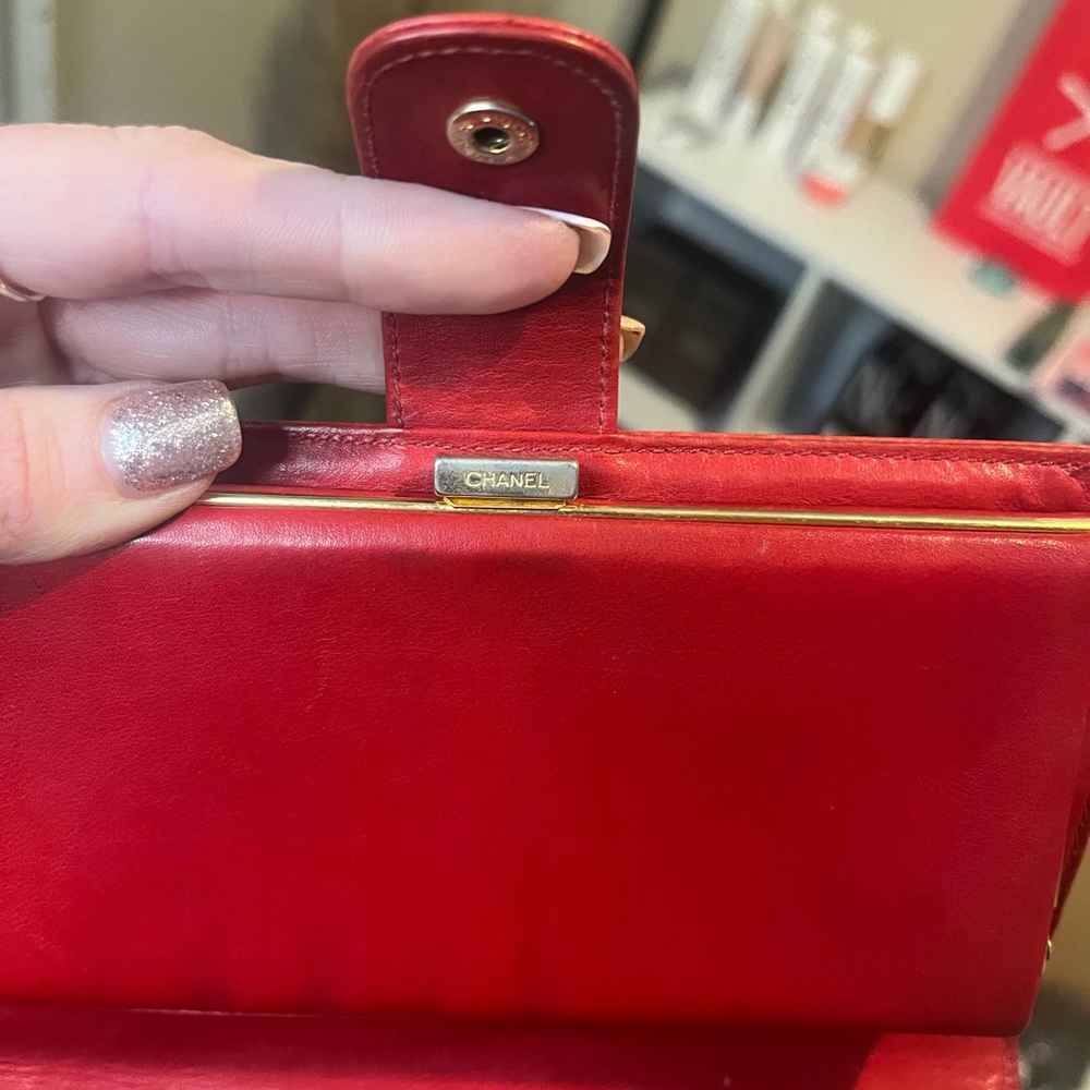 Chanel Red Caviar Leather Kiss-lock Wallet & COA - Picture 2 of 16